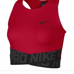 Nike pro innertwist crop top